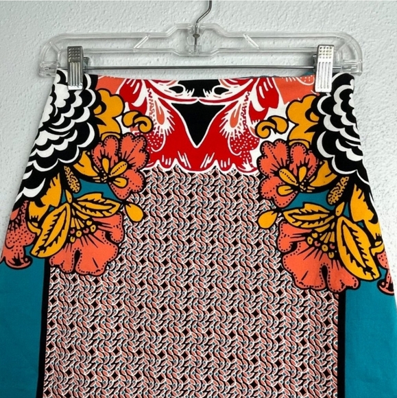 Express Vibrant Mini Skirt Size Small - Picture 2 of 4